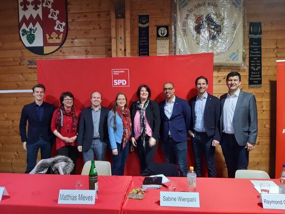 v.L: 1.Matthias Mieves, 4. Rebecca Schmidt, 5.Sabine Wienpahl, 6. Raymond Germany, 7. Lukas Herr